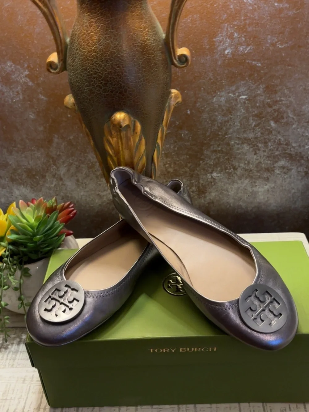Like New ~ Women’s Tory Burch Silver Metallic Claire Ballet Flats ~ Size 8.5M